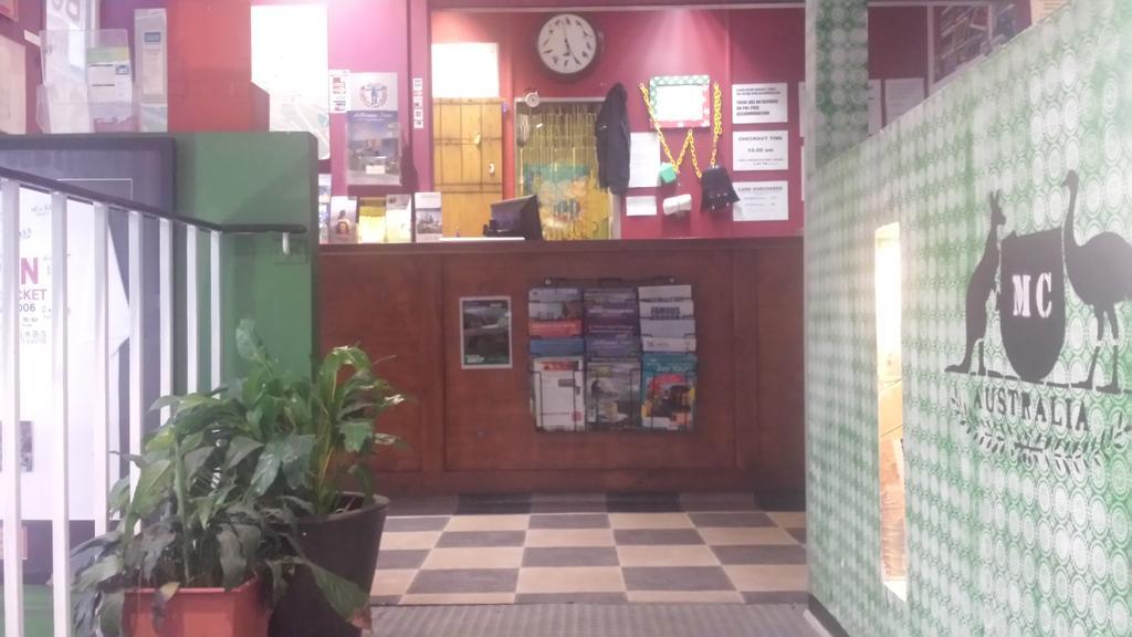 The Melbourne Connection Travellers Hostel 外观 照片